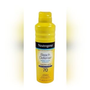 Neutrogena Beach Defense® Water + Sun Protection Sunscreen Spray Broad Spectrum